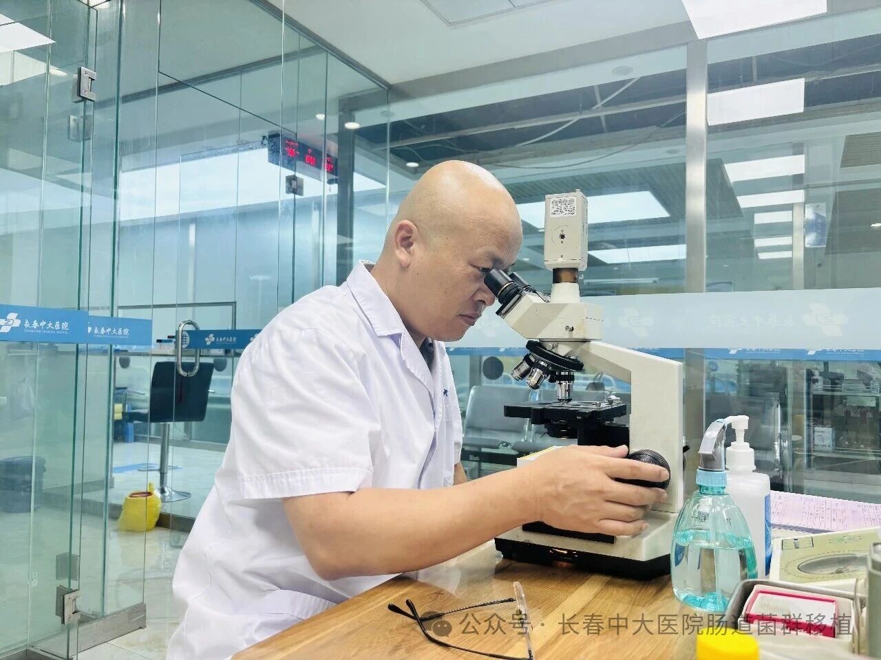 甘孜藏族自治州|高朋磊医师：左手男科临床，右手肠道菌群移植深入研究